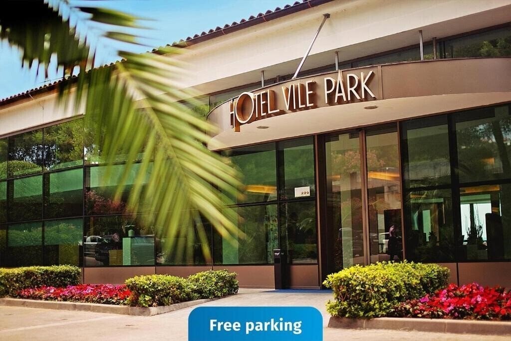 Готель Vile Park 3*