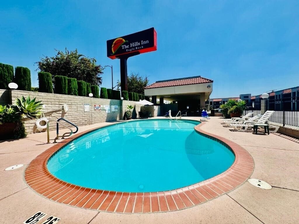 Hotel Comfort Inn Near Old Town Pasadena 2*