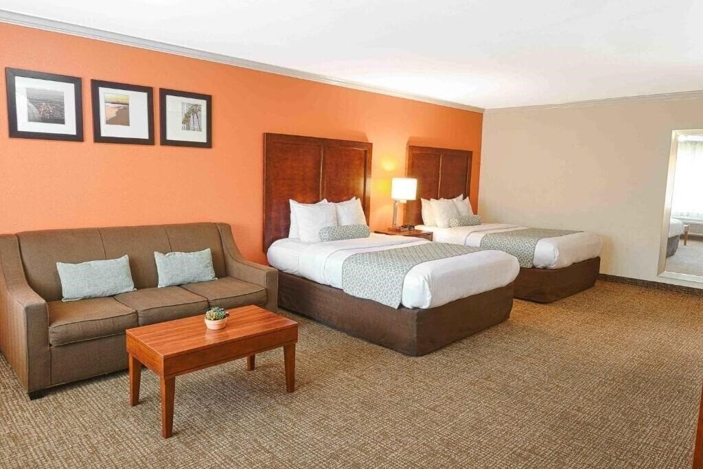 Zdjęcia Comfort Inn Near Old Town Pasadena 2*