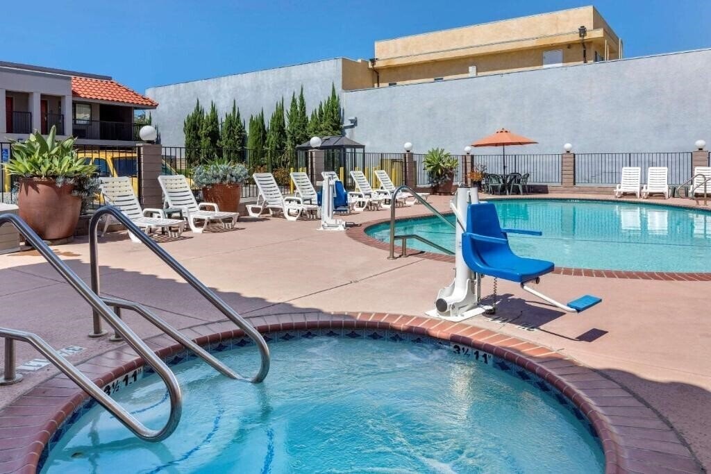 Obraz Comfort Inn Near Old Town Pasadena 2*