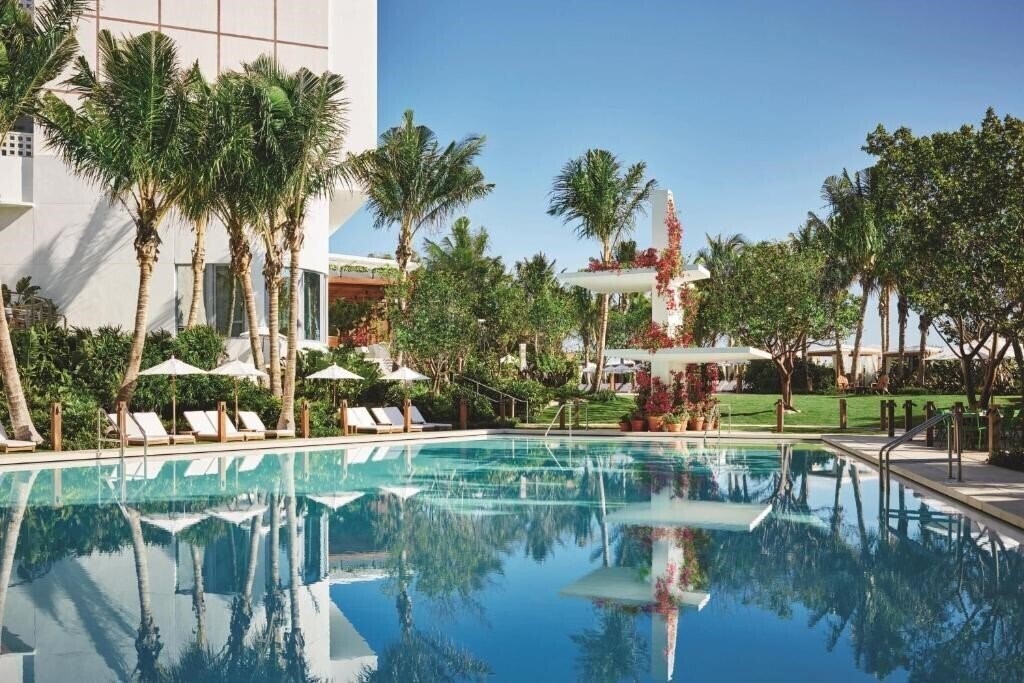 Отель Miami Beach Edition 5*
