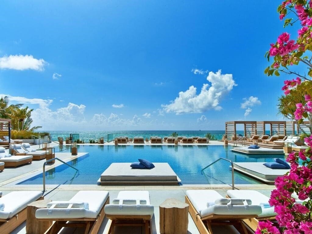 Отель 1 Hotel South Beach 4*