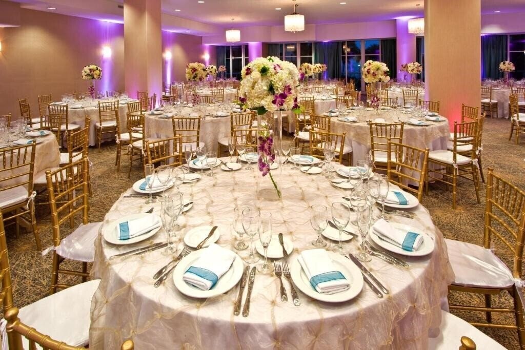 Картинка Holiday Inn Miami Beach - Oceanfront 3*