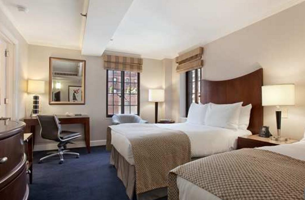 Готель Hilton Manhattan East 4*