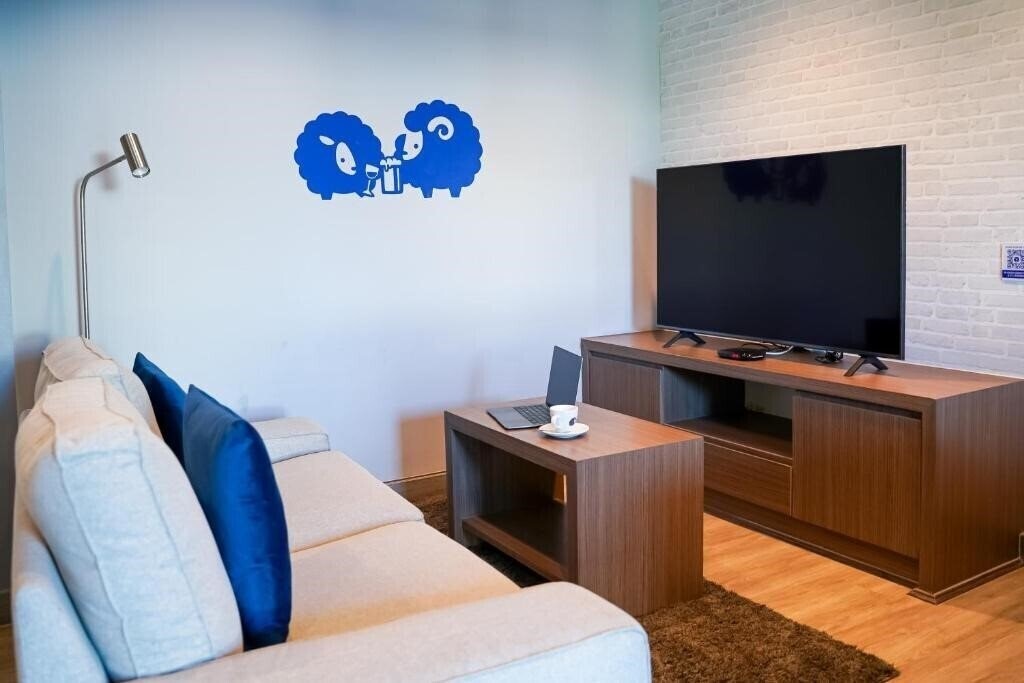 Фотографія Demeter Residences Suites Bangkok 3*