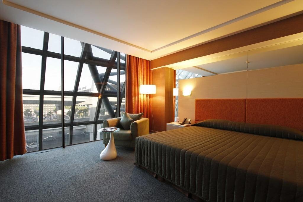 Изображение Louis Tavern Dayrooms At Suvarnabhumi Airport 4*
