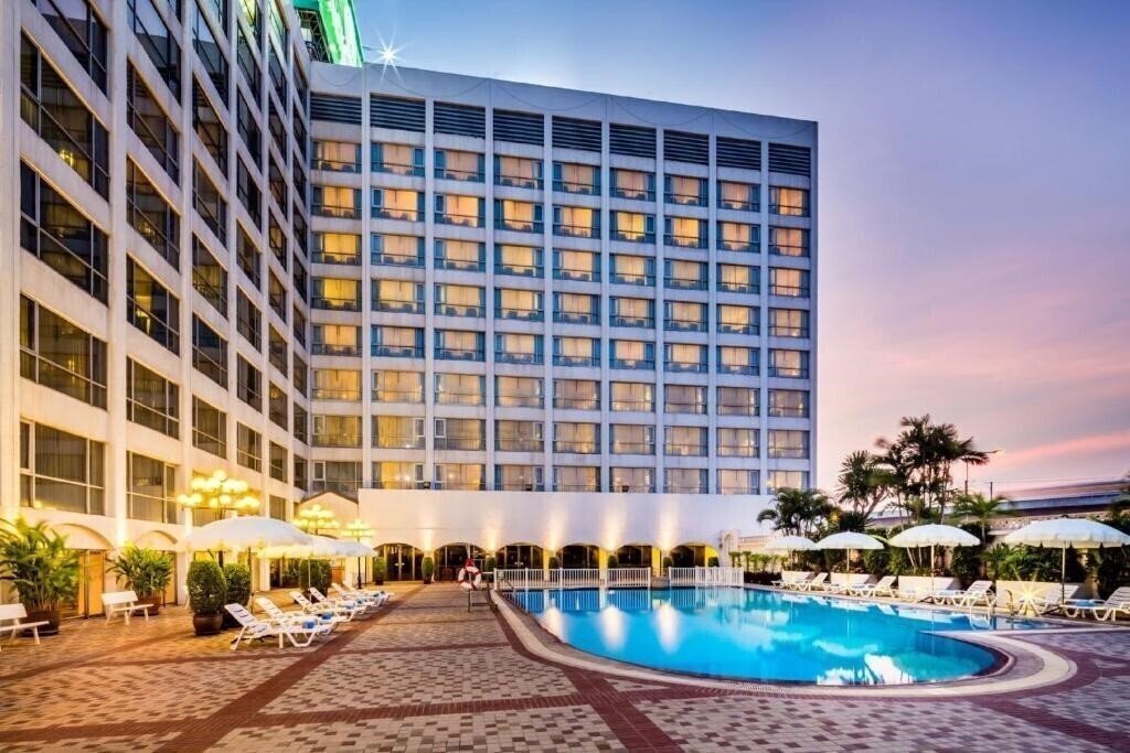Hotel Bangkok Palace 4*