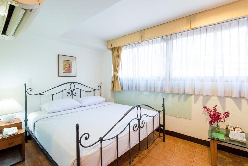 Готель Best Bangkok House 2*