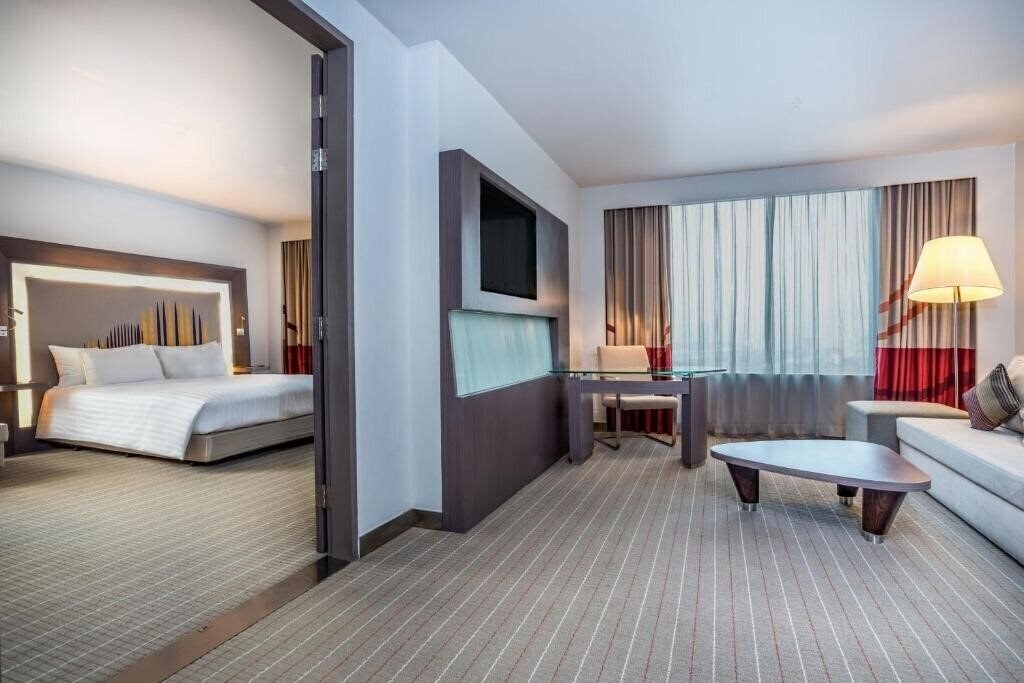 Zdjęcie Novotel Bangkok Ploenchit Sukhumvit 4*