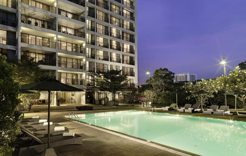 Отель Oakwood Residence Garden Towers Bangkok 4*