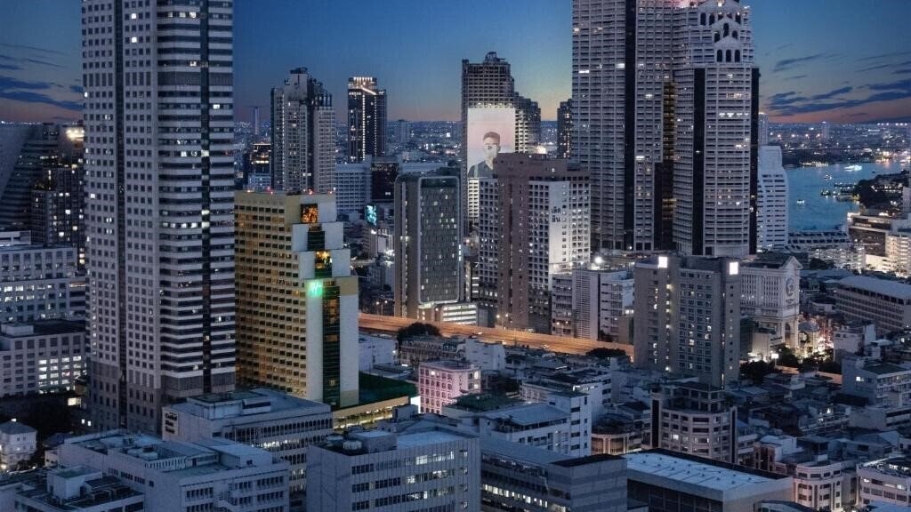 Готель Holiday Inn Silom 4*