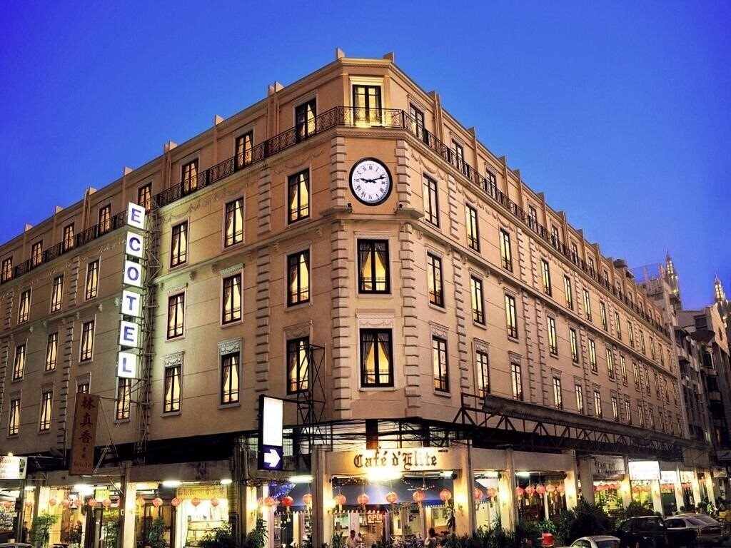 Отель The Ecotel Bangkok 3*