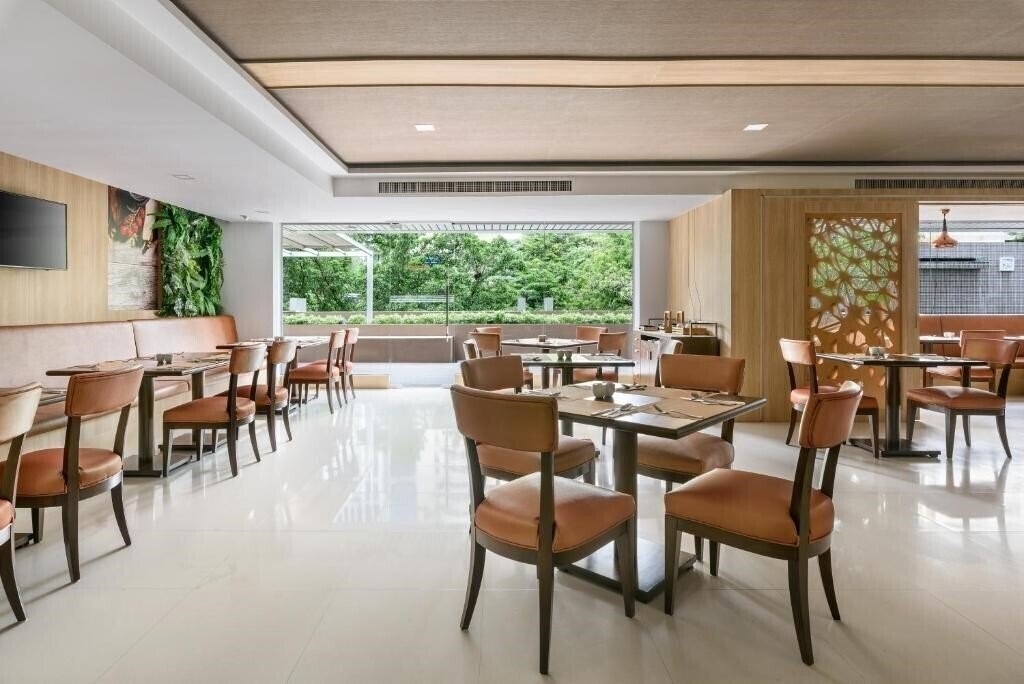 Фотографія Adelphi Grande Sukhumvit by Compass Hospitality 4*