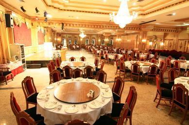 Фотографія 13 Coins Hotel Ngam Wong Wan 2*