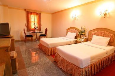 Зображення 13 Coins Hotel Ngam Wong Wan 2*