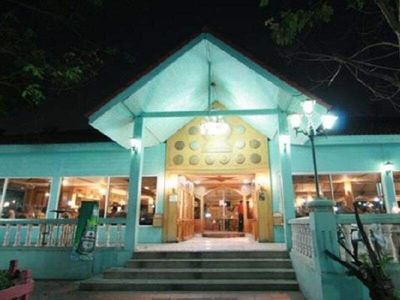 Фотографія 13 Coins Resort Bangna 2*