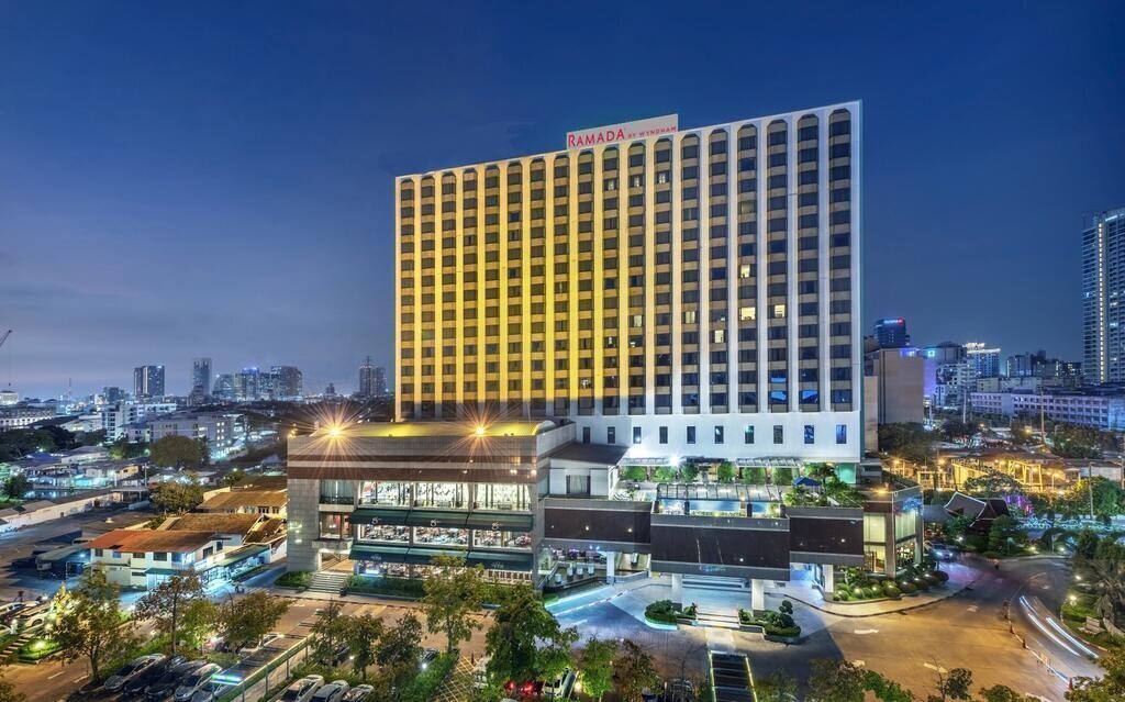 Hotel Chaophya Park Hotel 4*