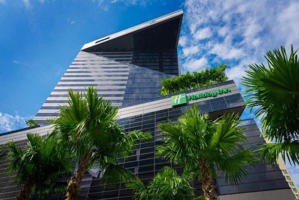 Hotel Holiday Inn Bankok Sukhumvit 4*