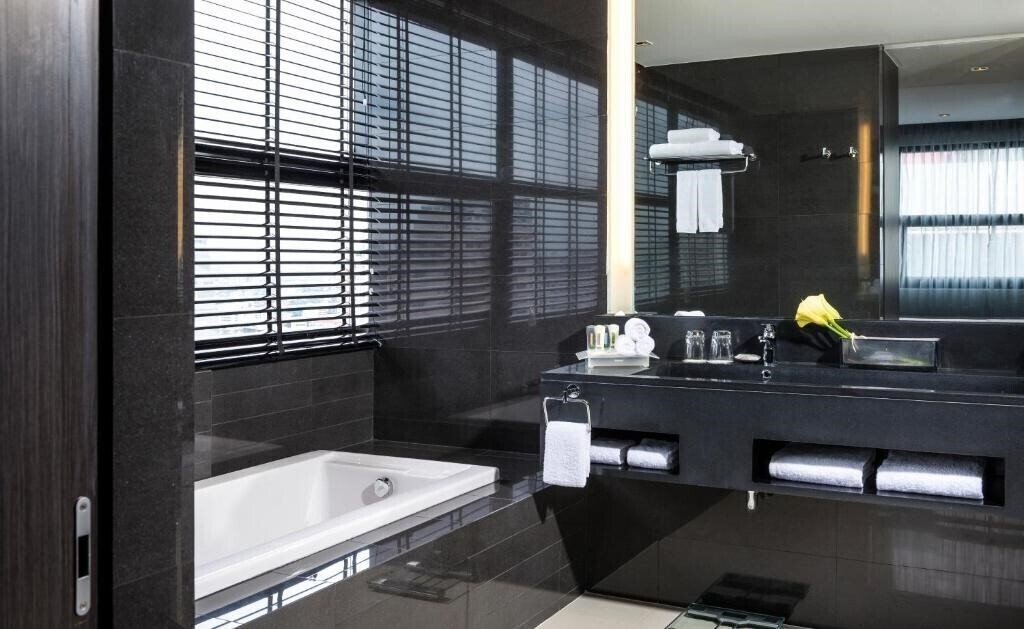 Zdjęcie Holiday Inn Bankok Sukhumvit 4*