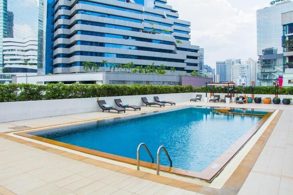 Готель Bangkok Hotel Lotus Sukhumvit 4*