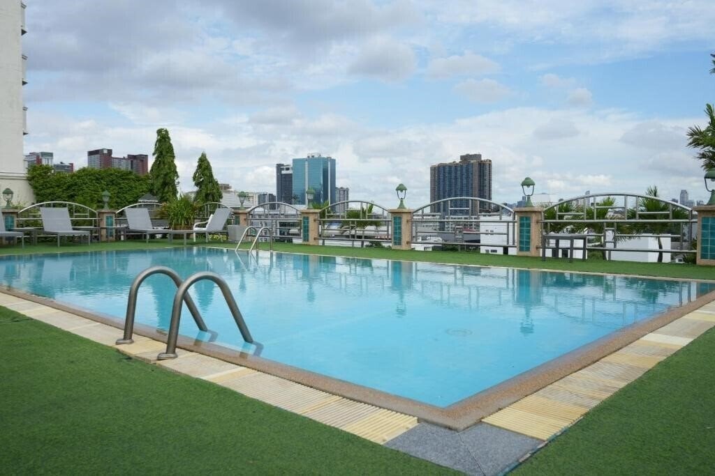 Hotel Royal Suite Residence Boutique 4*