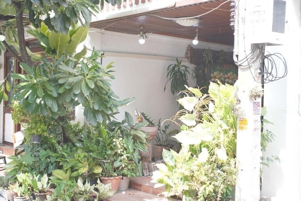 Zdjęcie A House Boutique Guesthouse Bangkok 2*