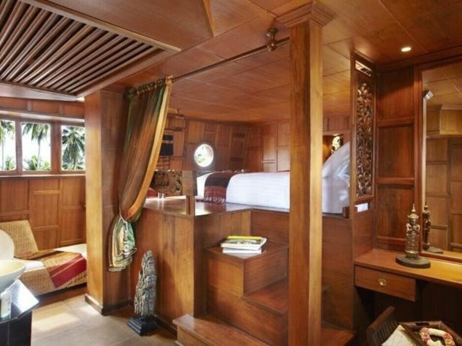 Готель Anantara Cruises 5*