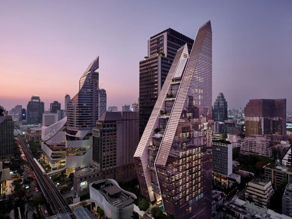 Готель Rosewood Bangkok 5*