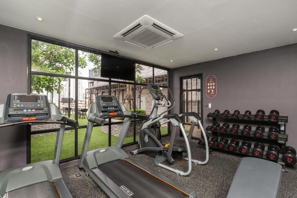 Фото The Coach Boutique Hotel Sukhumvit 14 4*