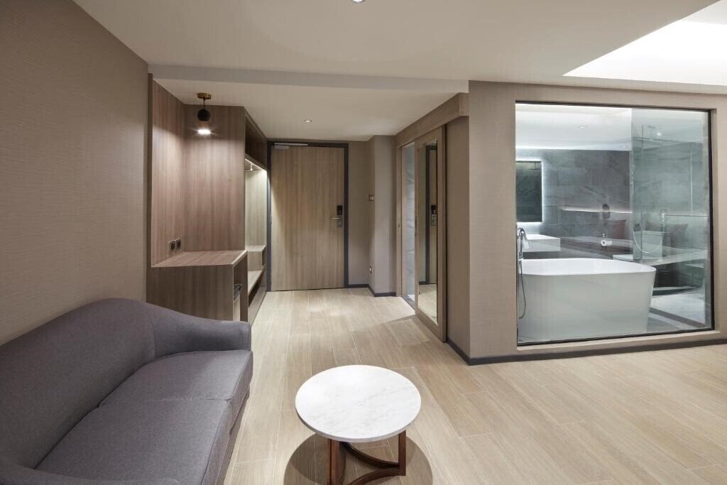 Obraz Grace At Five By Grace Hotel 4*