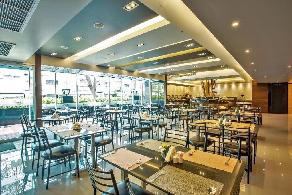 Фотографія Nouvo City Hotel 4*