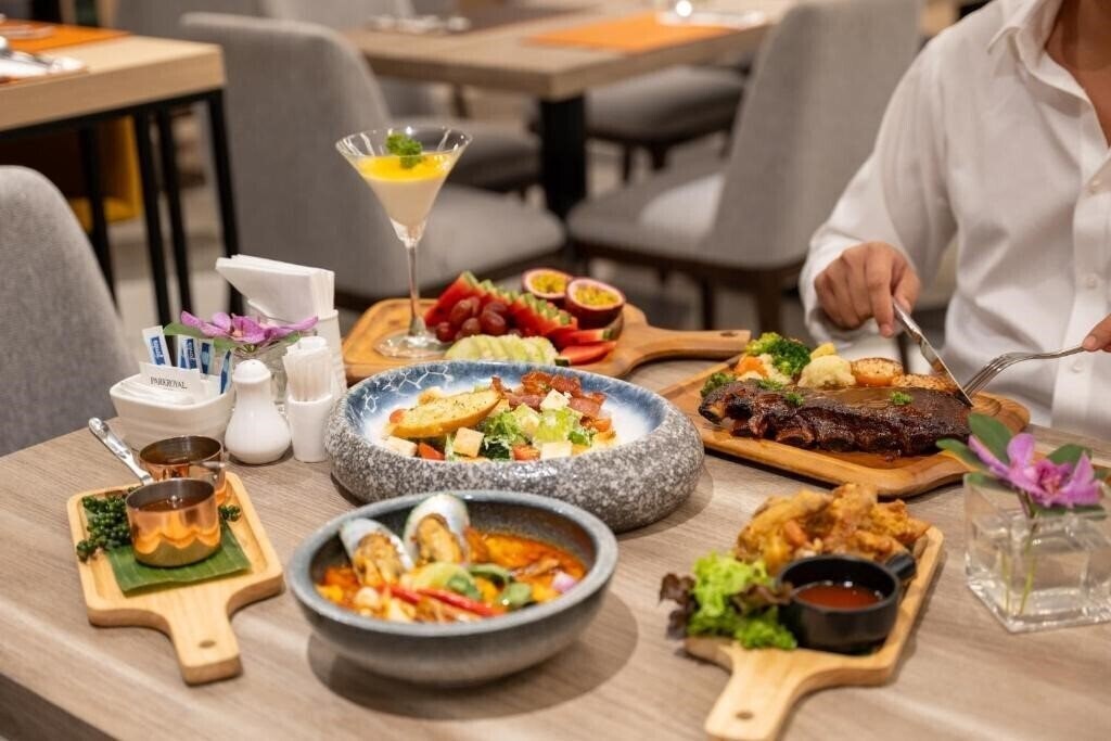 Zdjęcie Phachara Suites 4*