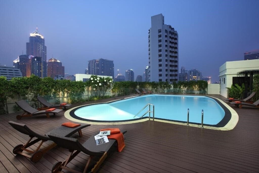 Hotel Lohas Residences Hotel 4*