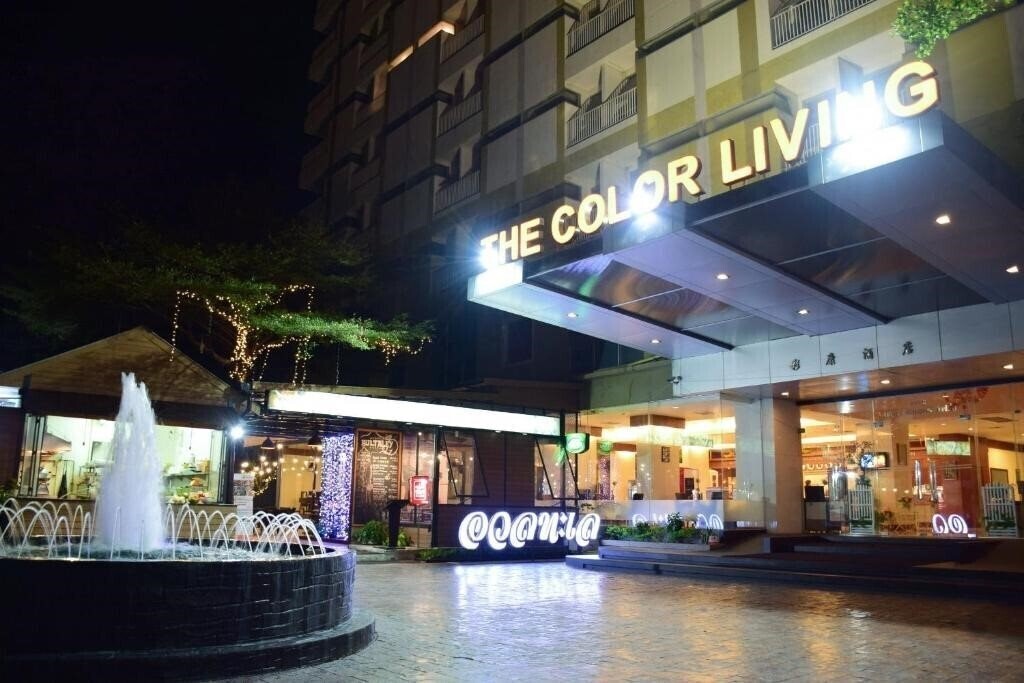 Готель The Color Living Hotel 3*