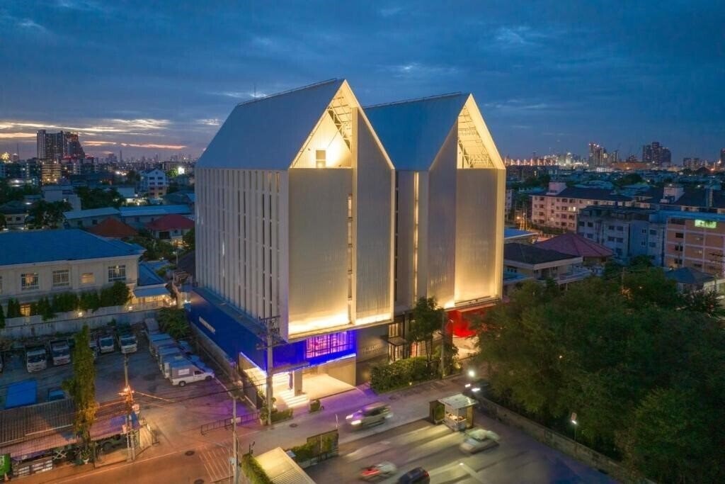 Hotel Blue Hippo & Red Crocodile Hotel 4*