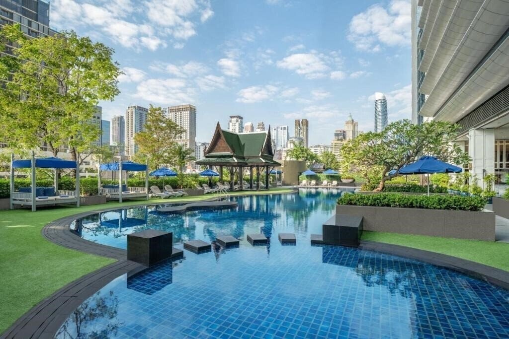 Отель Plaza Athenee Bangkok A Royal Meridien 5*