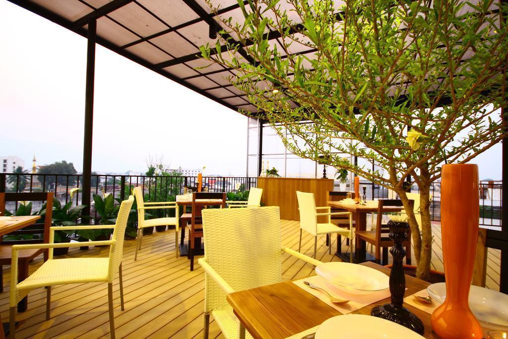 Zdjęcia Small Hotel Chiang Mai 3*