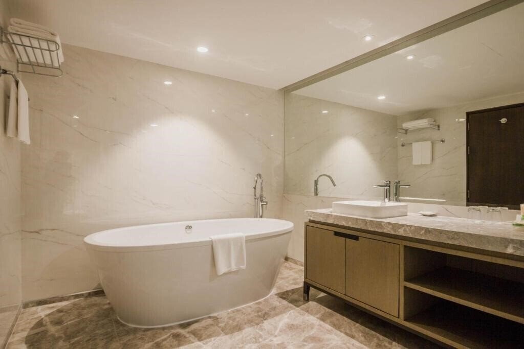 Фото Centara Riverside Hotel Chiang Mai 4*