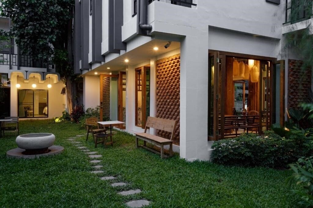 Hotel The Locals Chiang Mai 3*