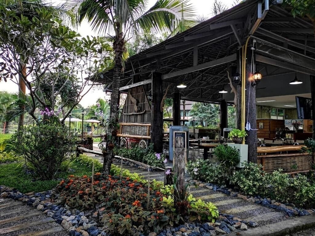 Zdjęcie Royal Train Garden Resort 3*