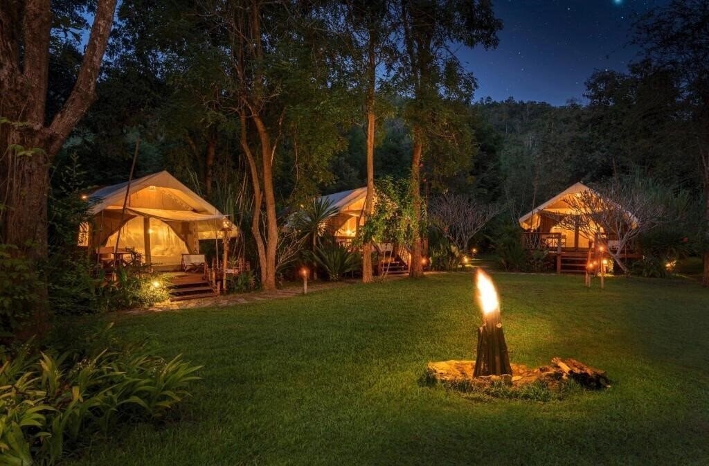 Hotel Hintok River Camp Hellfire Pass 2*