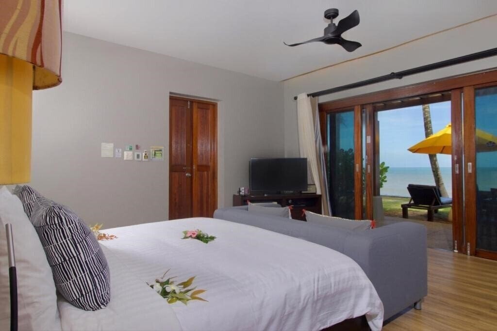 Zdjęcie Chong Fah Beach Resort 4*