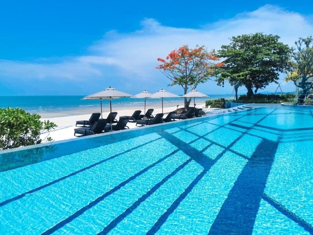 Отель Baba Beach Club Hua Hin 5*