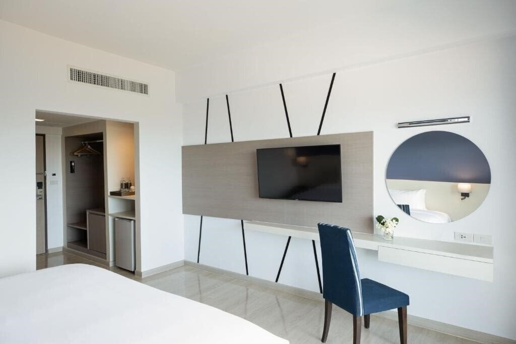 Фотографія Centara Life Cha-Am Beach Resort Hua Hin (ex. Beach Garden Hotel Cha-Am) 3*