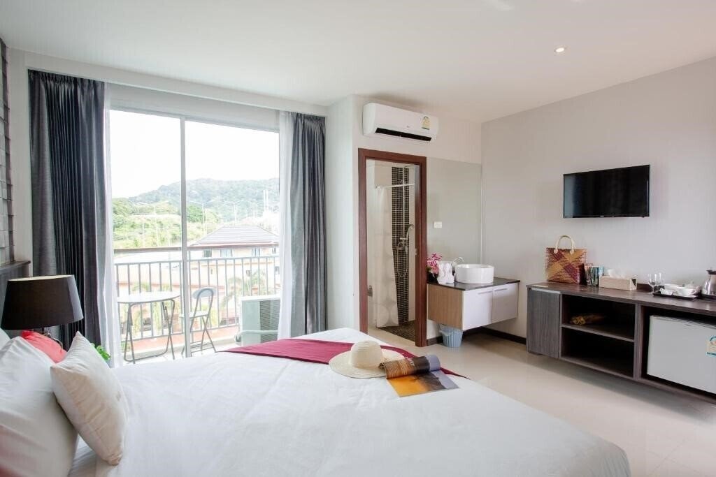 Фото The Wings Hotel 3*