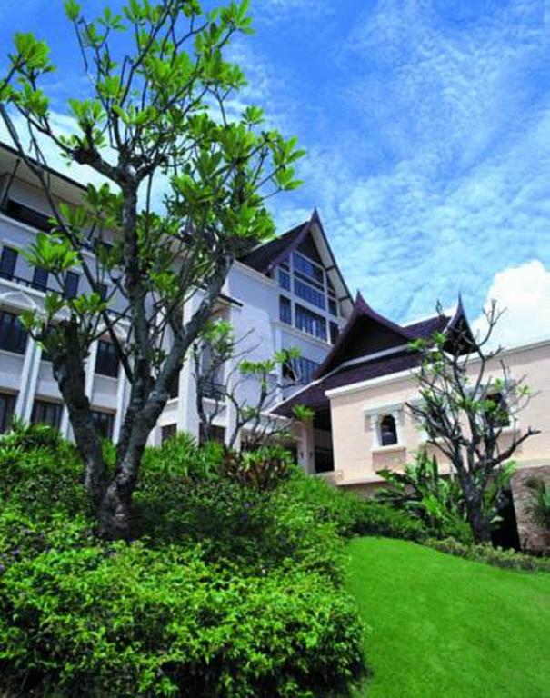 Hotel Pavilion Queen’s Bay 4*