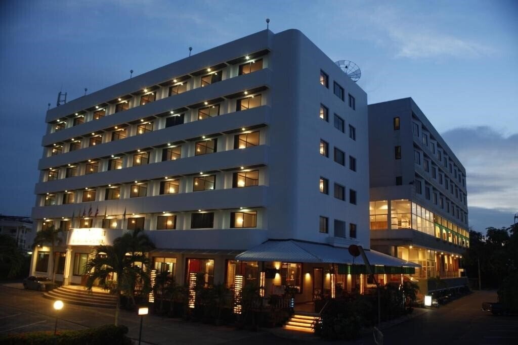 Готель Boonsiam Hotel 3*