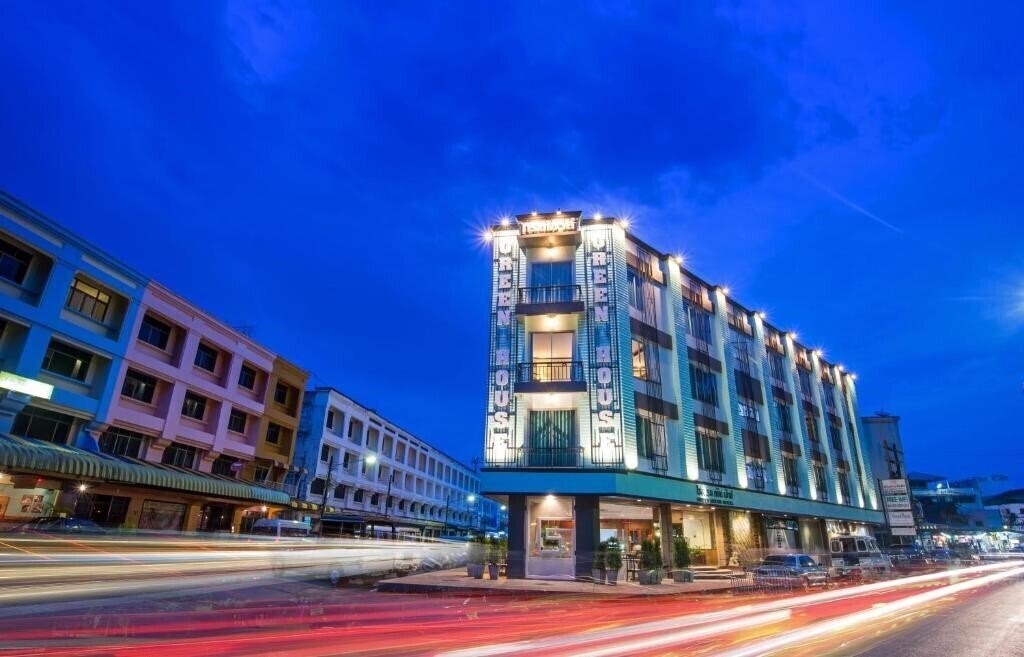 Hotel Green House Hotel 3*