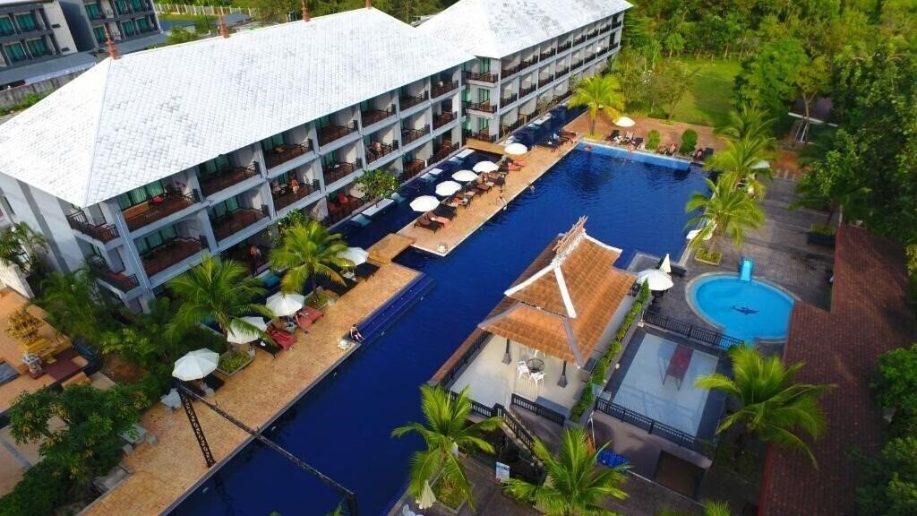 Отель Ramada By Wyndham Aonang Krabi 4*