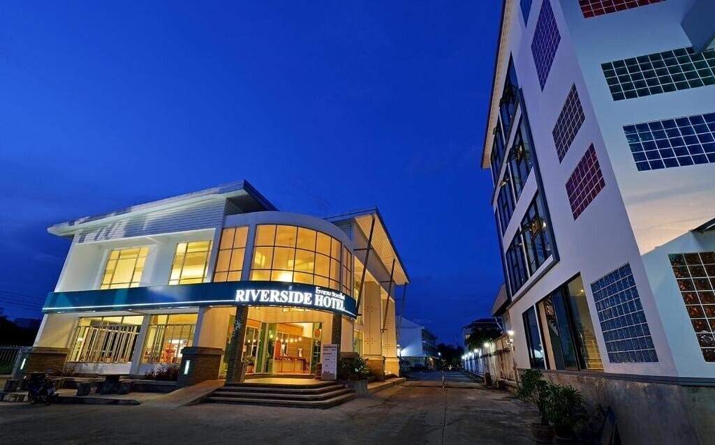 Obraz Riverside Hotel 2*